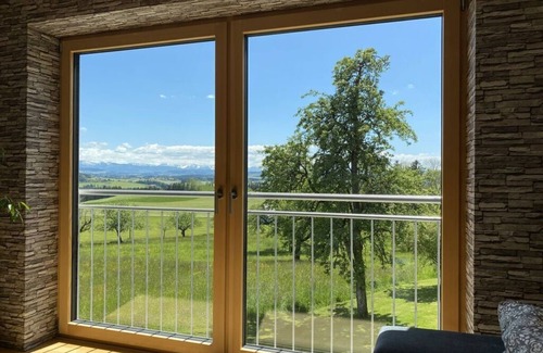 Argenbuhl Apartment | Appealing apartment near lake