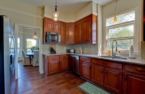 Madison House | Apperson House-Pet Friendly - Pool -Space Camp