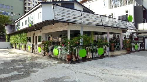 Downtown George Town Hotel | Apple 1 Hotel Gurney