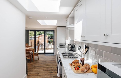 Henley House | Apple Blossom - From 125 Per Night
