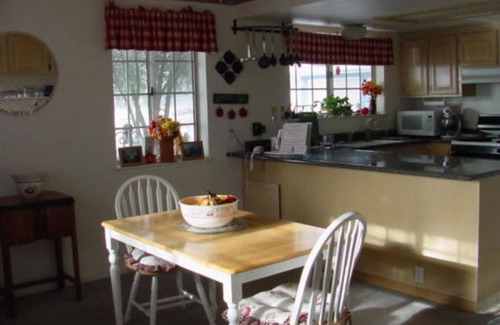 Ahwahnee Bed & Breakfast | Apple Blossom Inn
