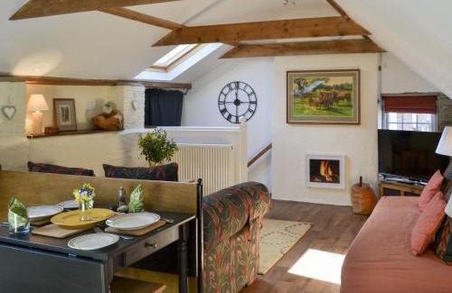 Hotham House | Apple Loft
