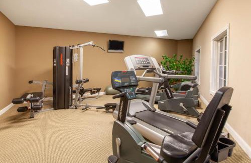 Petoskey Hotel | Apple Tree Inn; SureStay Collection by Best Western