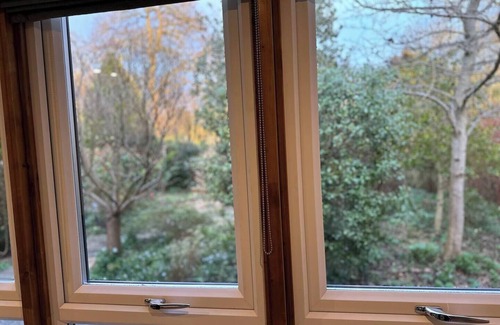 Taunton Apartment | Apple-tree lodge in secure gated garden