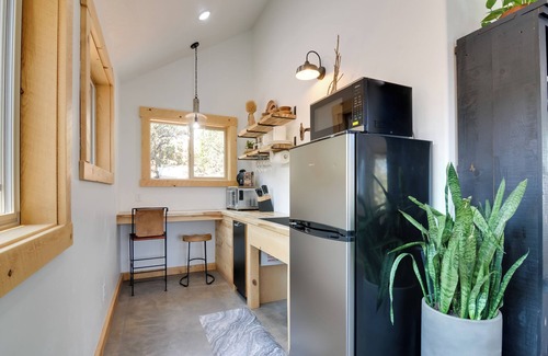 Apple Valley Cabin | Apple Valley Cabin w/Views, Dogs Welcome