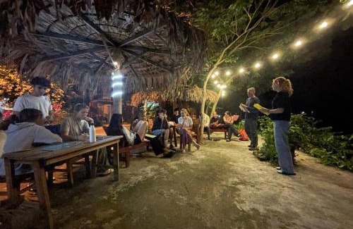 Phong Nha House | Applebee's Homestay