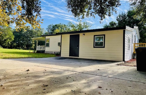Lake City Cottage | Applebum a beautiful and cozy loft 2 miles away from town.
