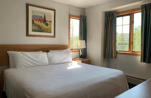 Fish Creek Hotel | AppleCreek Resort-Hotel & Suites