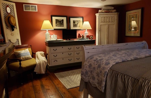 Bellaire Bed & Breakfast | Applesauce Inn B&B