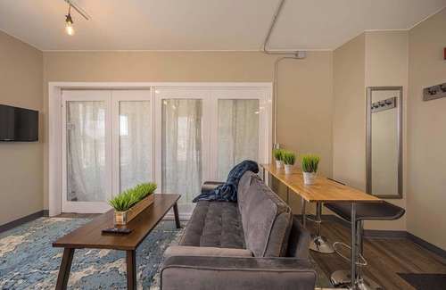 Appleton Apartment | Appleton Apartment: 2 Bedrooms, Free Parking!