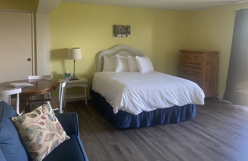 Mackinac Island Condo | Applewood 102 Beautiful Sunset Views Studio Condo with Full Kitchen!