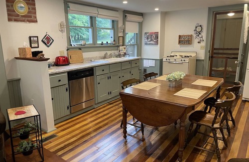 Milford House | Applewood - Pristine Farmhouse across the street from CDP