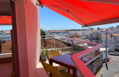 Royan Apartment | Appt 4 pers, centre-ville tout à pieds, plage 300m, aperçu mer, très calme parking privé, possibilité garage et location vélos électriques