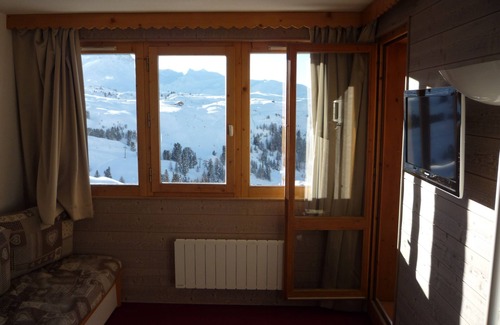 Belle Plagne Apartment | appt 6/7p bright face kindergarten direct access to the slopes