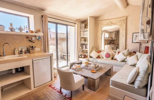 Saint-Tropez City Centre Apartment | Appt moderne- AC-2BR-3P - Beach 5min-St-Tropez