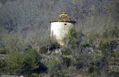 Saint-Rome-de-Tarn Apartment | APPT. NEAR MILLAU and VIADUC VERY quiet, SUNNY accepts animals