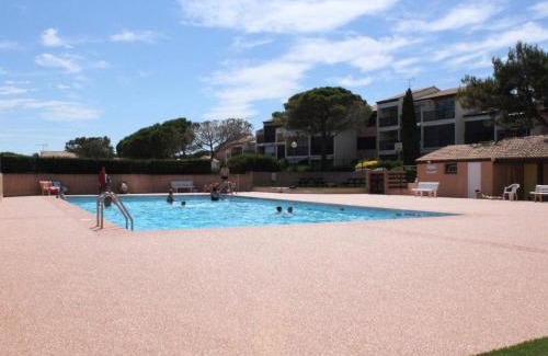 Saint-Pierre-la-Mer Apartment | Appt T2 cabine 4 pers, terrasse, parking, piscine - Saint Pierre la Mer - FR-1-229D-62