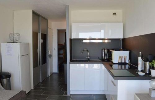 Saint-Pierre-la-Mer Apartment | Appt T2 cabine 4 pers, terrasse, parking, piscine - Saint Pierre la Mer - FR-1-229D-62