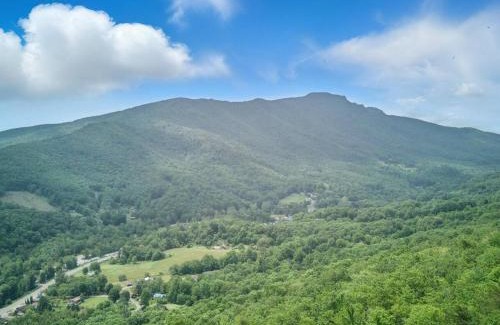 Seven Devils House | Appy Pappys Hot Tub 4BR
