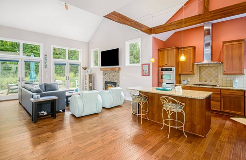 Glenn Haven Shores House | Appy Place with beautiful yard, apple trees, & firepit - walk to private beach