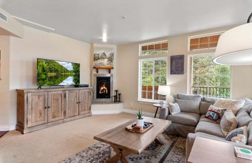 Leavenworth House | Apres Ski Chalet - Meredith Lodging