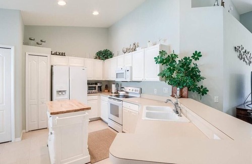 Bonita Springs Condo | April Condo on Private Golf Course with Golf Privileges,