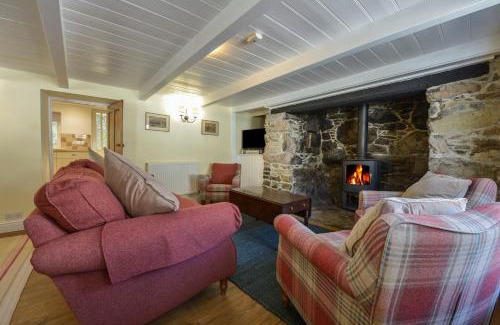 Coverack House | April Cottage