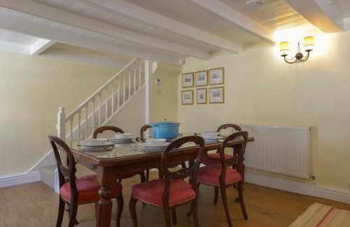 Coverack House | April Cottage