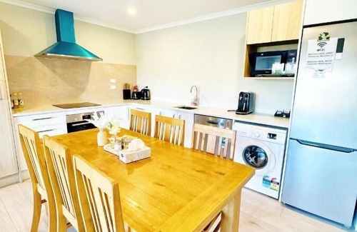 Lake Tekapo Apartment | April Three Bedroom Apartment