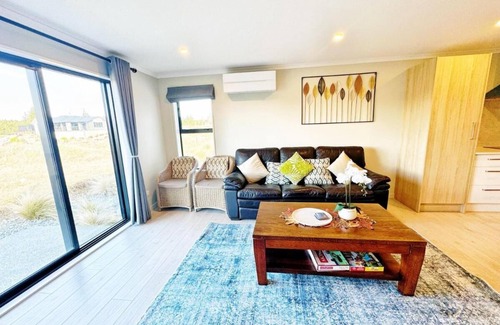 Lake Tekapo Apartment | April Three Bedroom Apartment