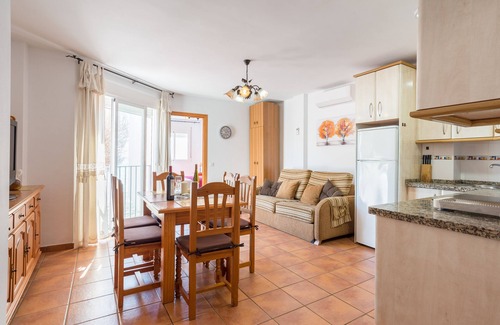 Malaga-Este Apartment | APRT FIRST LINE OF SEA, 6 METERS FROM THE BEACH, 2 WINDOWS WITH VIEWS TO THE MA