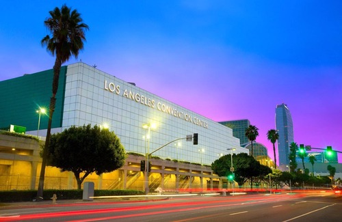 Rossmoyne Apartment | Aprt. Mid- Wilshire - Wake up to iconic views of downtown Los Angeles