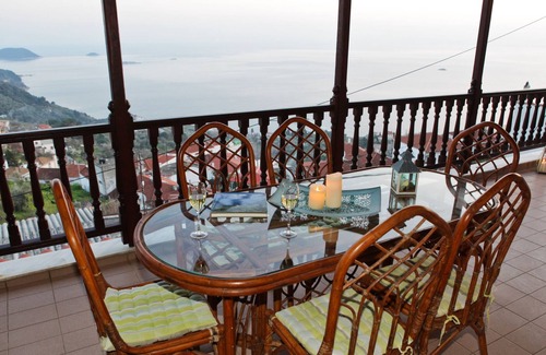 Glossa House | Apsenti House in the center of Glossa