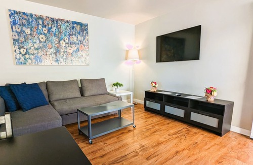 Logan Heights Apartment | Apt #1, 2 bedroom / 1 bathroom, 8 min to Downtown!