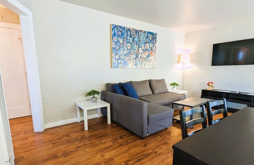 Logan Heights Apartment | Apt #1, 2 bedroom / 1 bathroom, 8 min to Downtown!