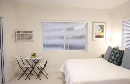 Seybold Apartment | Apt 1 Miami Designer Studio in the Upper East-Side