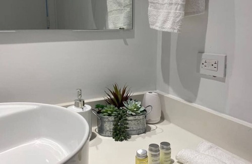Hallandale Beach Hotel | Apt 2 queen beds Incredible view Free Beach Service