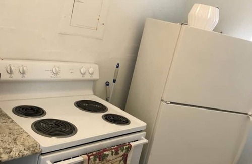 Overtown Apartment | "Apt 202: Near Cruise Port, 5 Min to Downtown, 4 Min to Trains & 14Min to Airp"