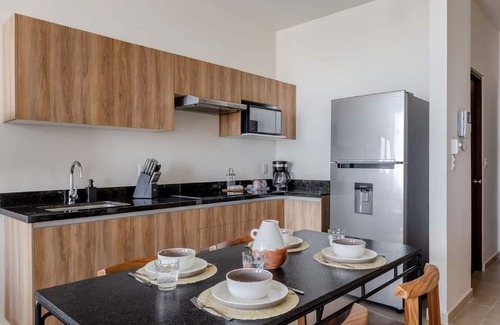 Downtown Cancun Apartment | Apt 402 with stunning Lagoon view w/pool and gym