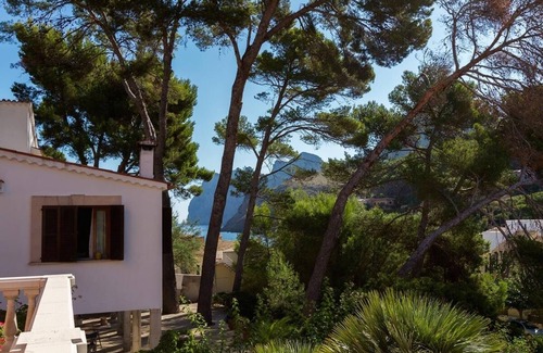 Cala San Vicente Apartment | Apt. David Grande, A/C, balcony, bedroom, WIFI, communal pool 280 m beach 300