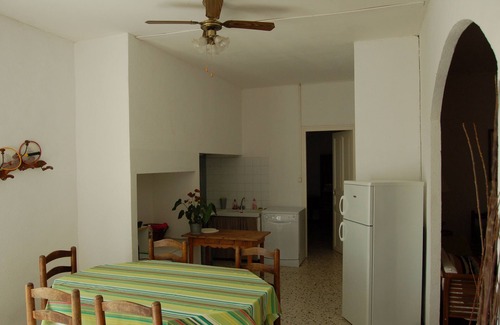 Vendres Cottage | Apt DOMAINE DE LA SAVOYE Swimming pool Quiet garden Near Beach