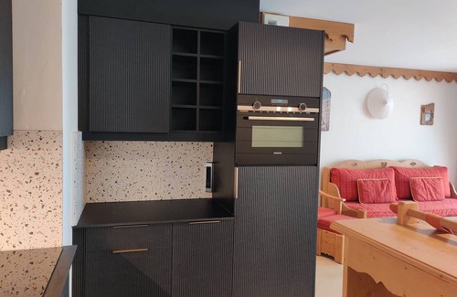 Saint-Martin-de-Belleville Apartment | Apt for 6 with pool, spa, parking, pets allowed