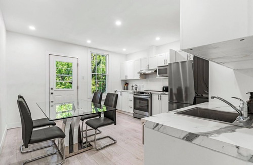 Cote-Des-Neiges—Notre-Dame-De-Grace Apartment | ApT Modern, near metro, 31 days+ fully equiped