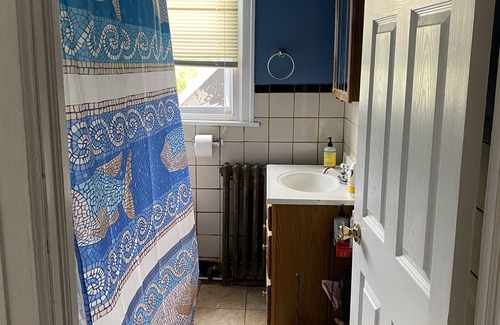 Olney-Oak Lane Apartment | Apt near Temple, St. Christ, Jean, Abington