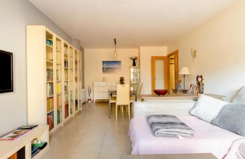 Sant Adria de Besos Apartment | Apt.p/5 15min from Barcelona and Beaches W/Terrace