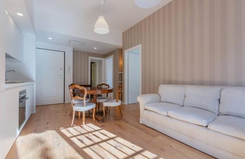 Historic Center Apartment | Apt w/Terrace 10 min walk from Piazza S.Stefano x4