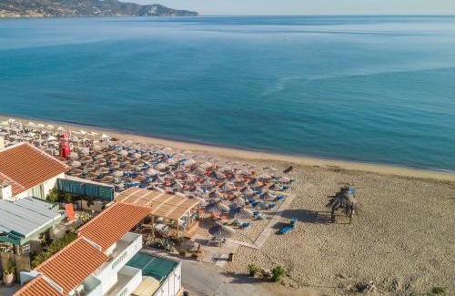 Malevizi Hotel | Aptera Beach