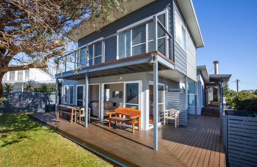 Culburra Beach House | Aqua Beachfront - Pet Friendly - 2 Mins Walk to Beach