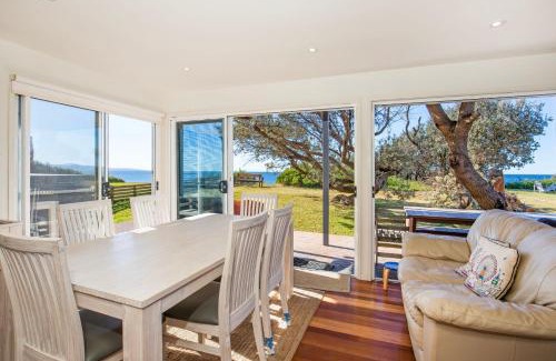 Culburra Beach House | Aqua Beachfront - Pet Friendly - 2 Mins Walk to Beach
