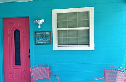 Rockport House | Aqua Bungalow - One mile away from Cove Harbor